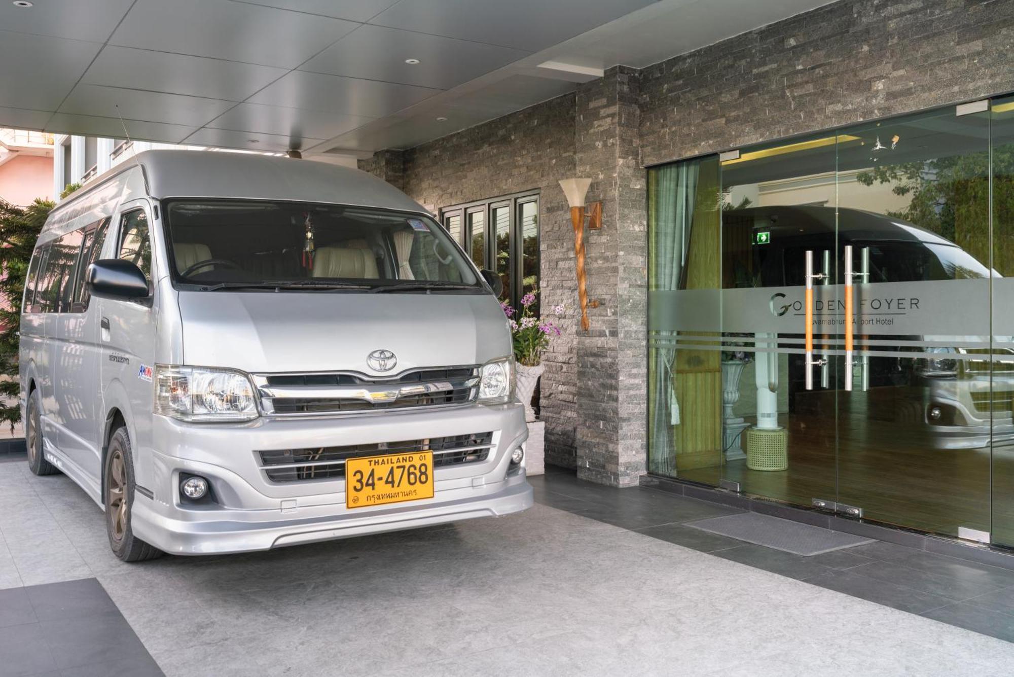 Deluxe Double Room Balcony Airport Shuttle