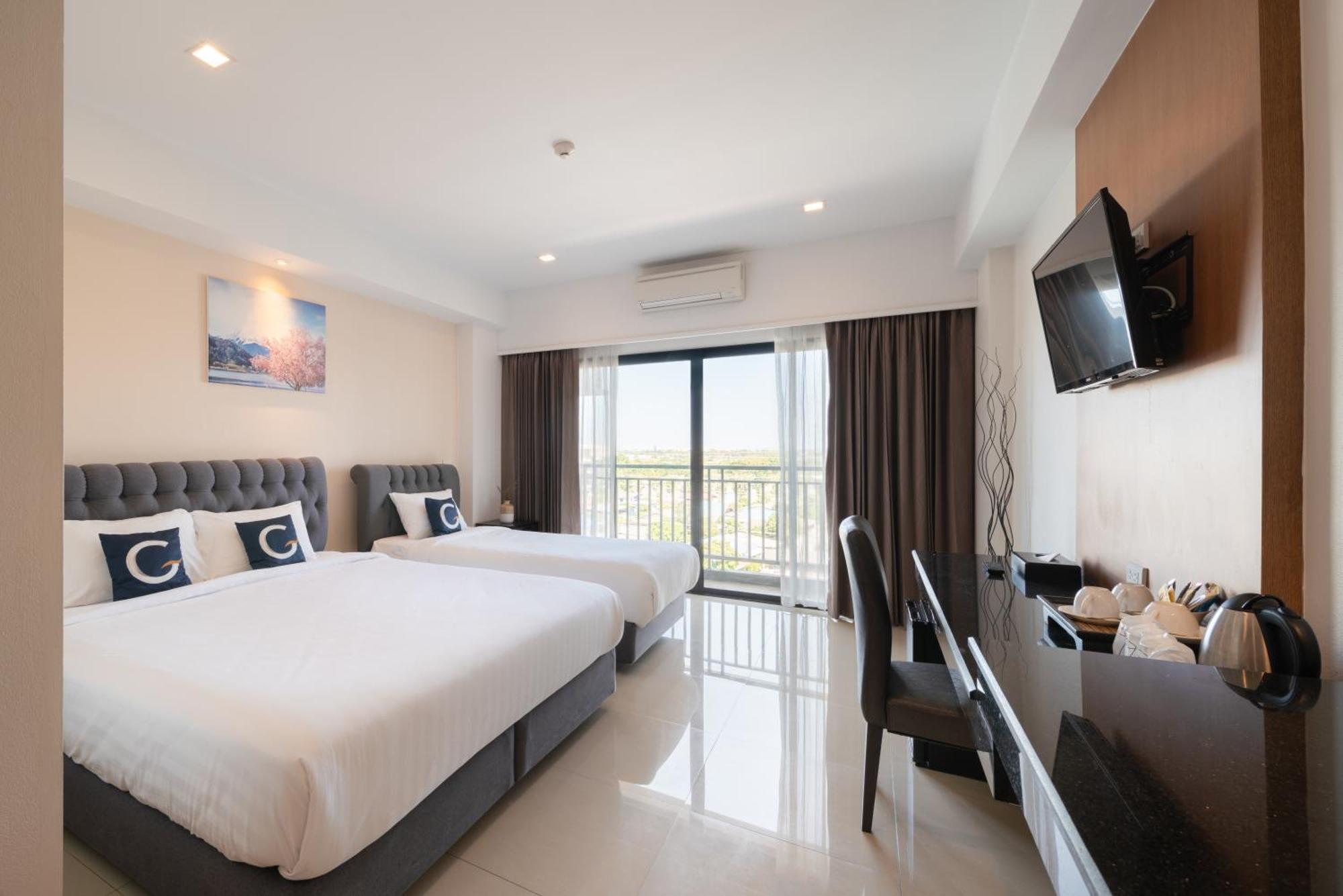 Deluxe Triple Room Balcony
